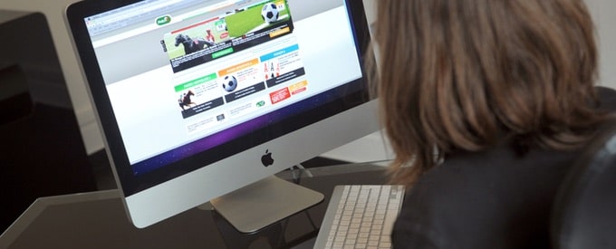 オンラインカジノでの入金・出金方法について