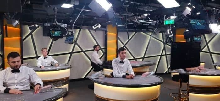 ライブカジノ_生中継