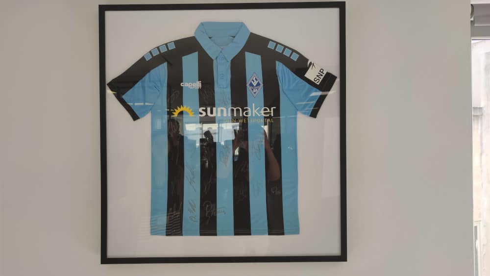 チェリーカジノ サッカーチームのユニフォーム