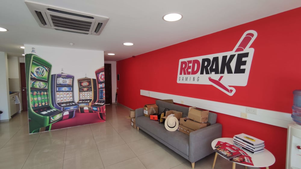 レッドレイク ラウンジ