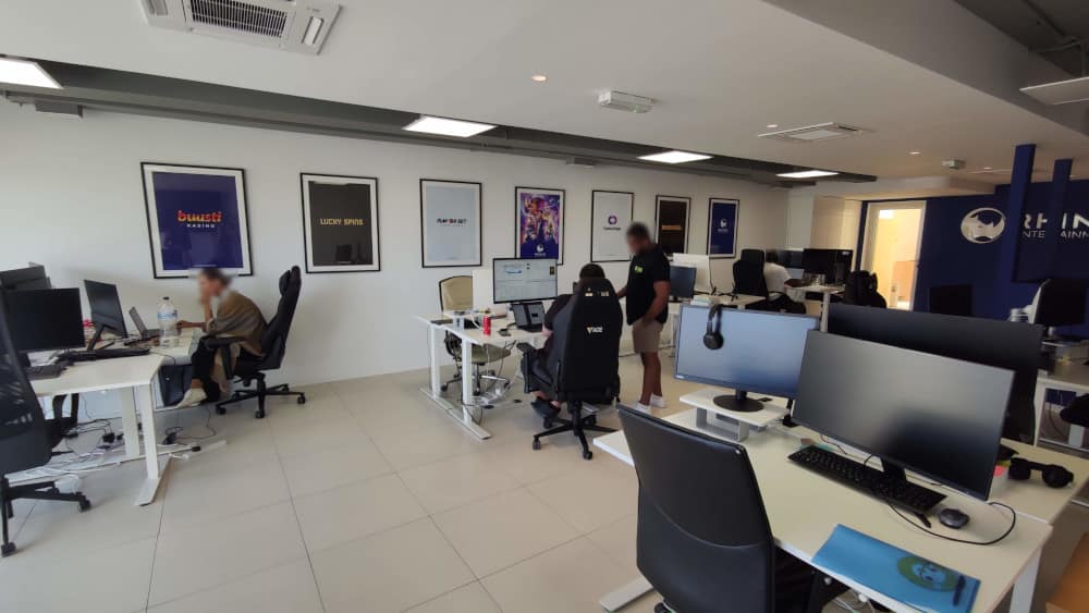 カジノデイズ会社風景